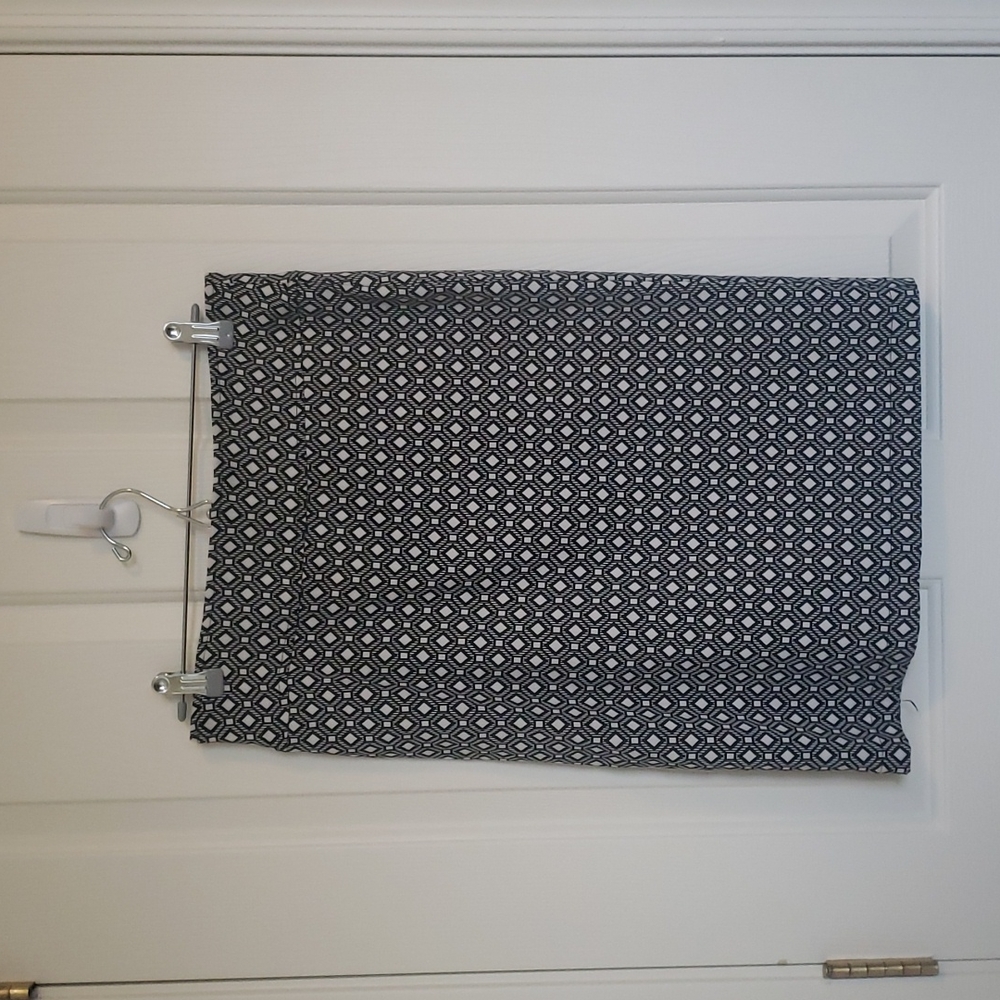 Soho white & black pencil skirt
